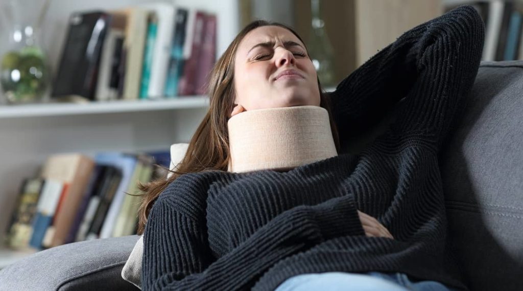 What Are Symptoms of Whiplash? | Henry Carus and Associates